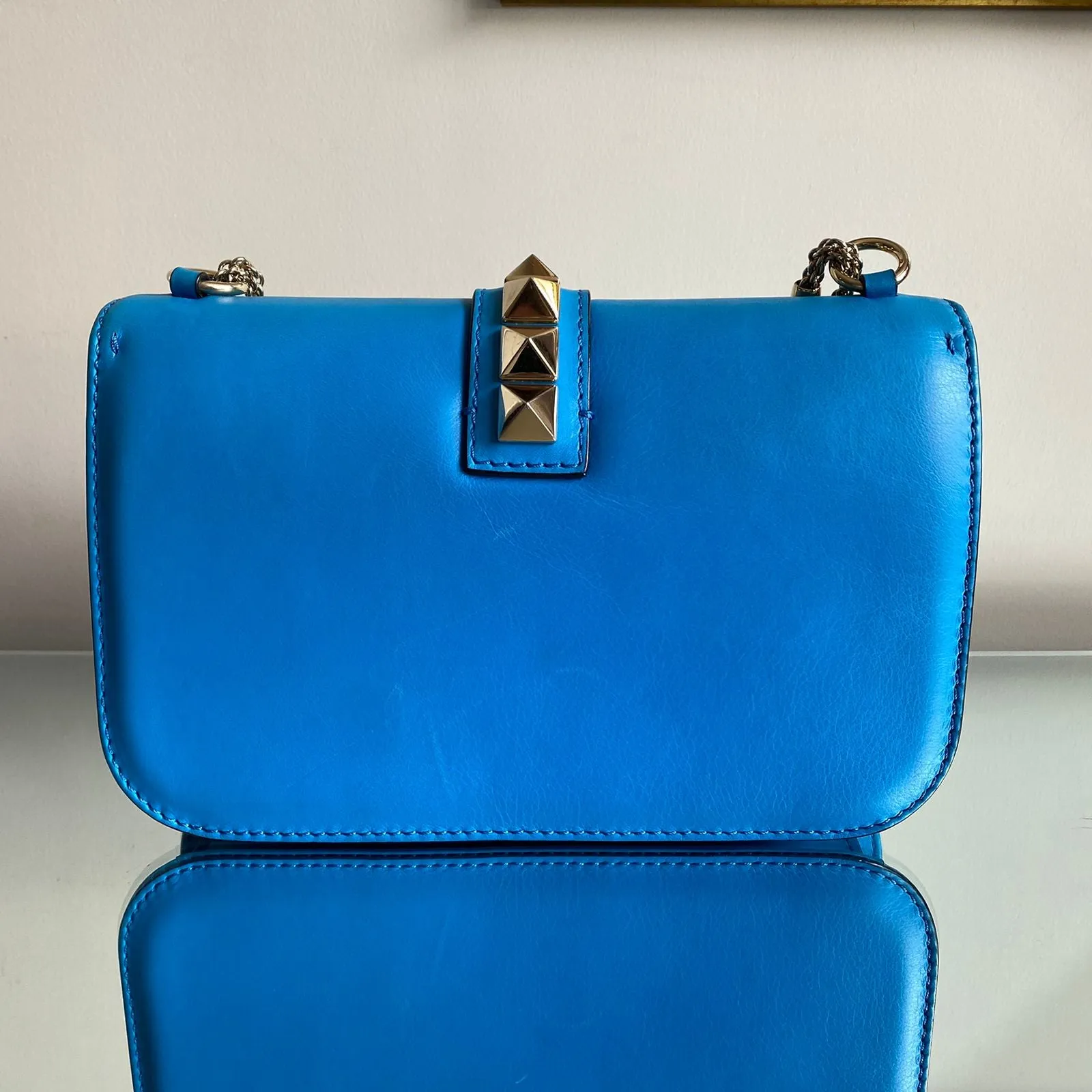 Bolsa Valentino Rockstud Em couro Azul Ferragem Ligth Gold