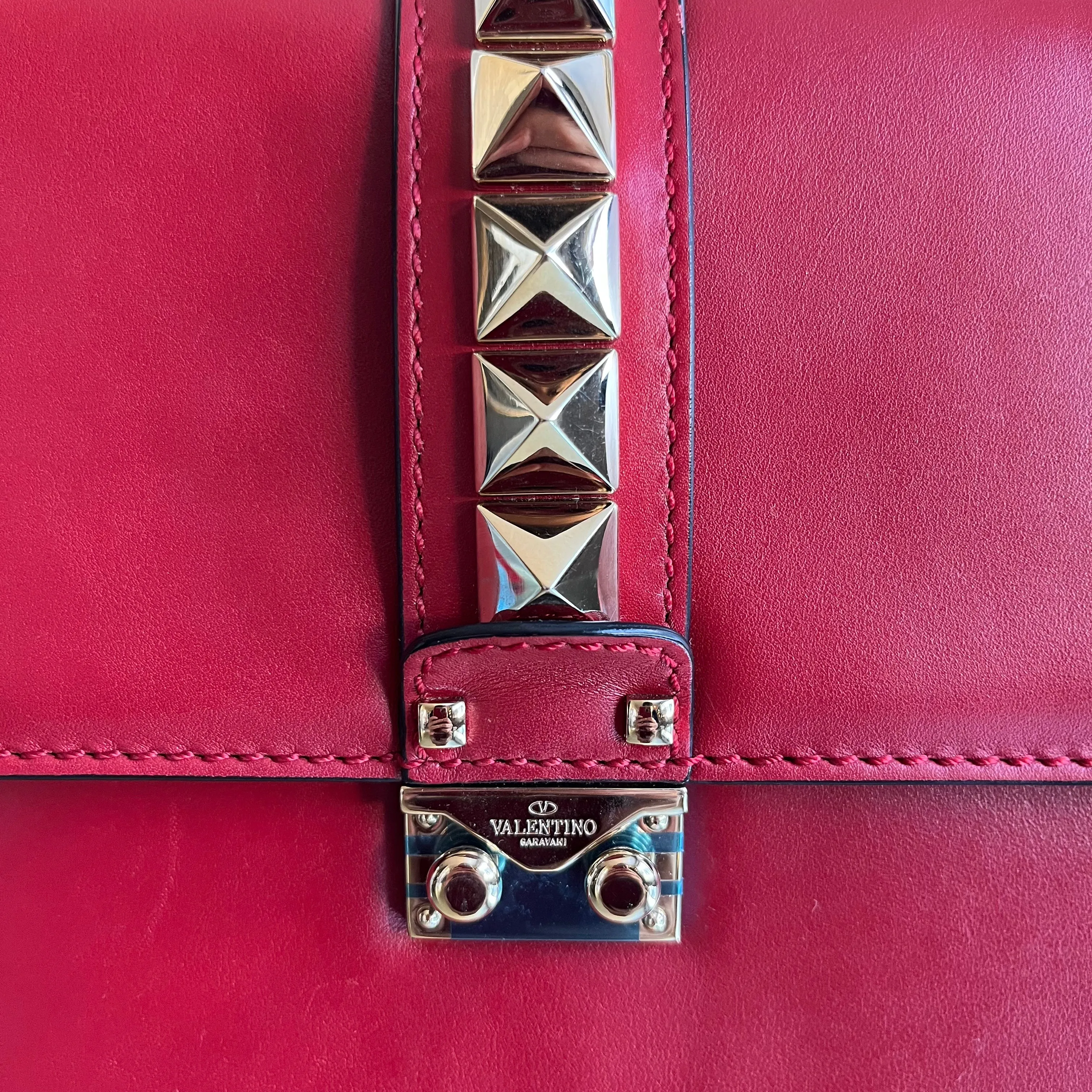 Bolsa Valentino Rockstud Em Couro Vermelho